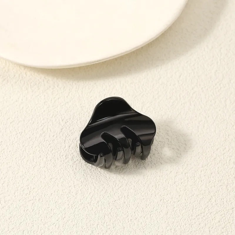Mini Shark Bite Matte Claw Clip