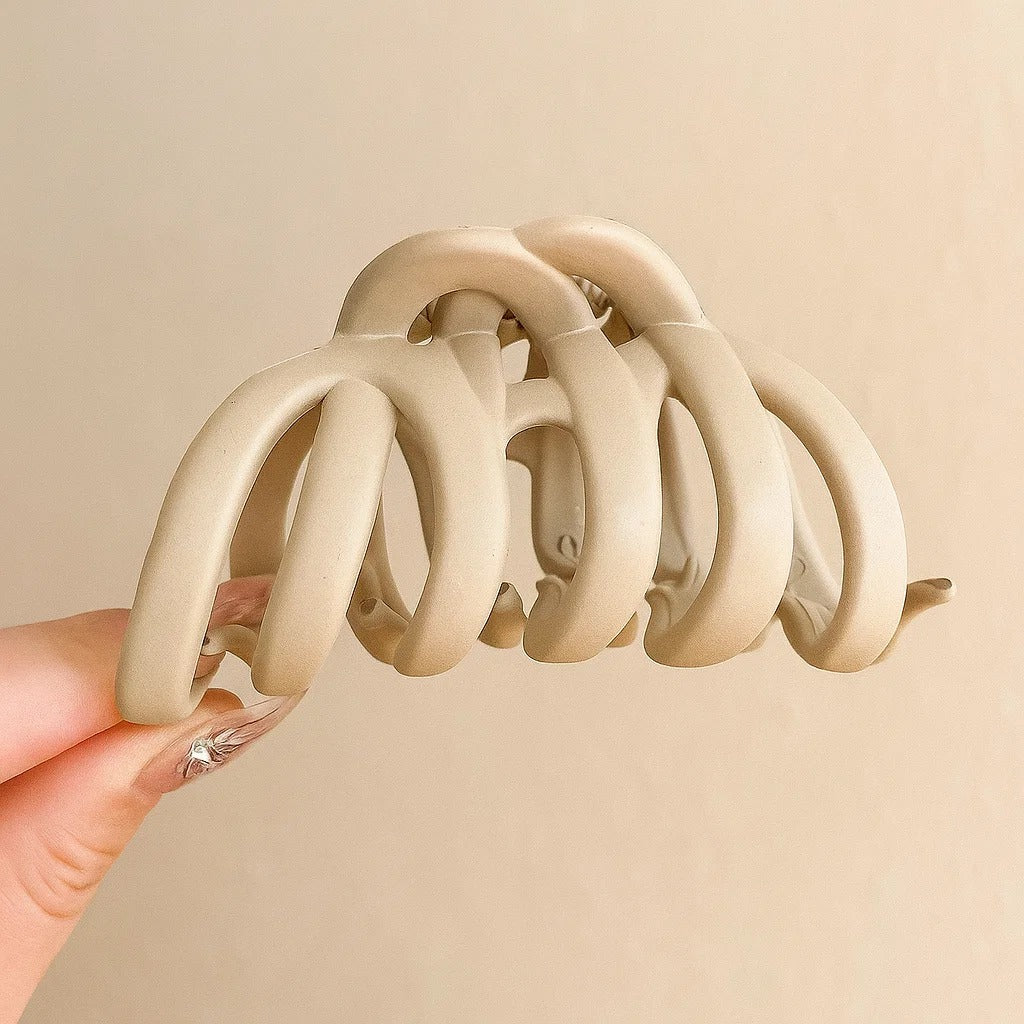 Matte Wave Claw Clip
