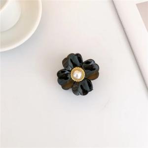 Ivory Pearl Blossom Mini Hair Claw Clip (White)